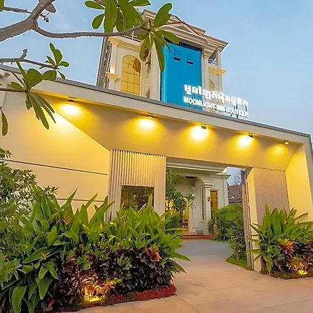 Moonlight Inn Boutique